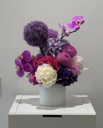 LARGE FLOWER ARRANGEMENT